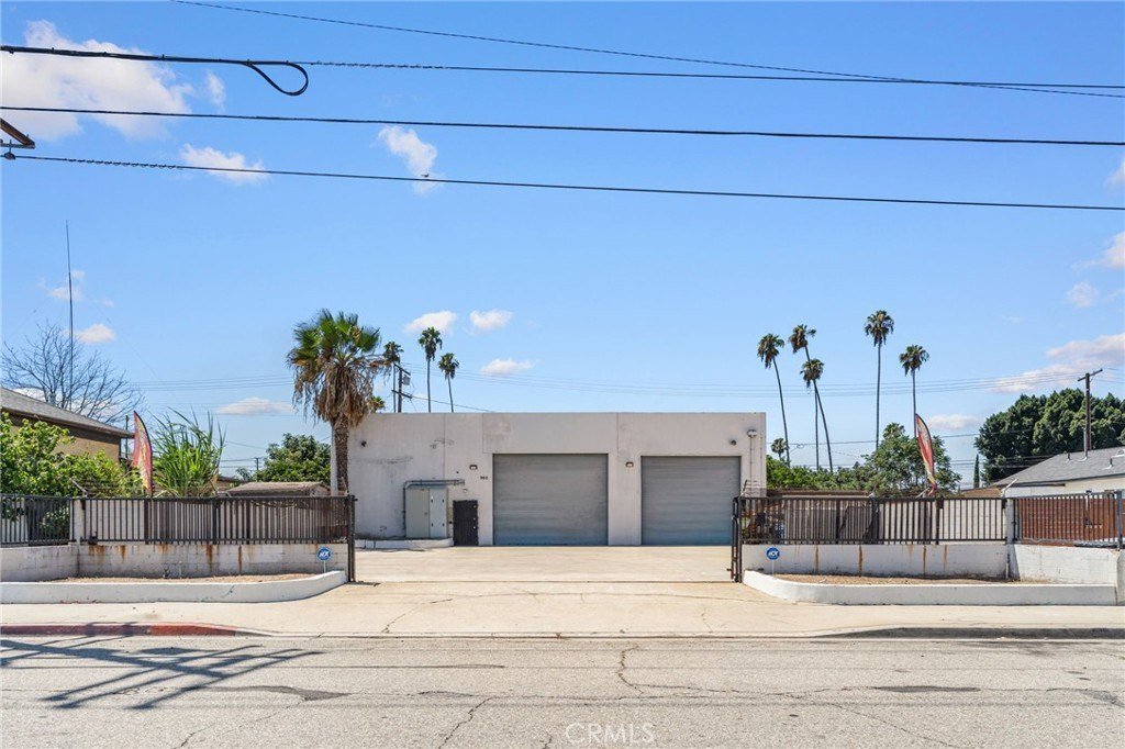 Pomona, California, United States 1 - 18611333