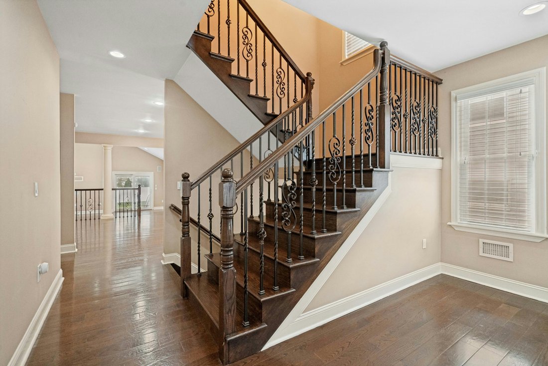 Nutley, New Jersey, United States 3 - 18615023