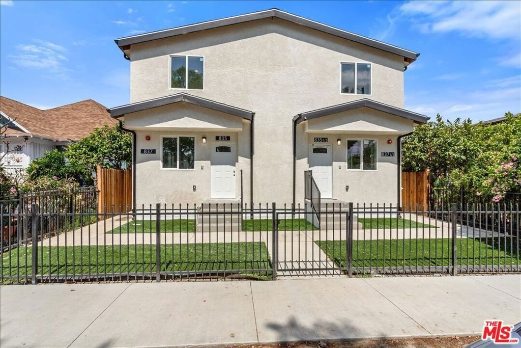 Los Angeles, California, United States 1 - 18611844