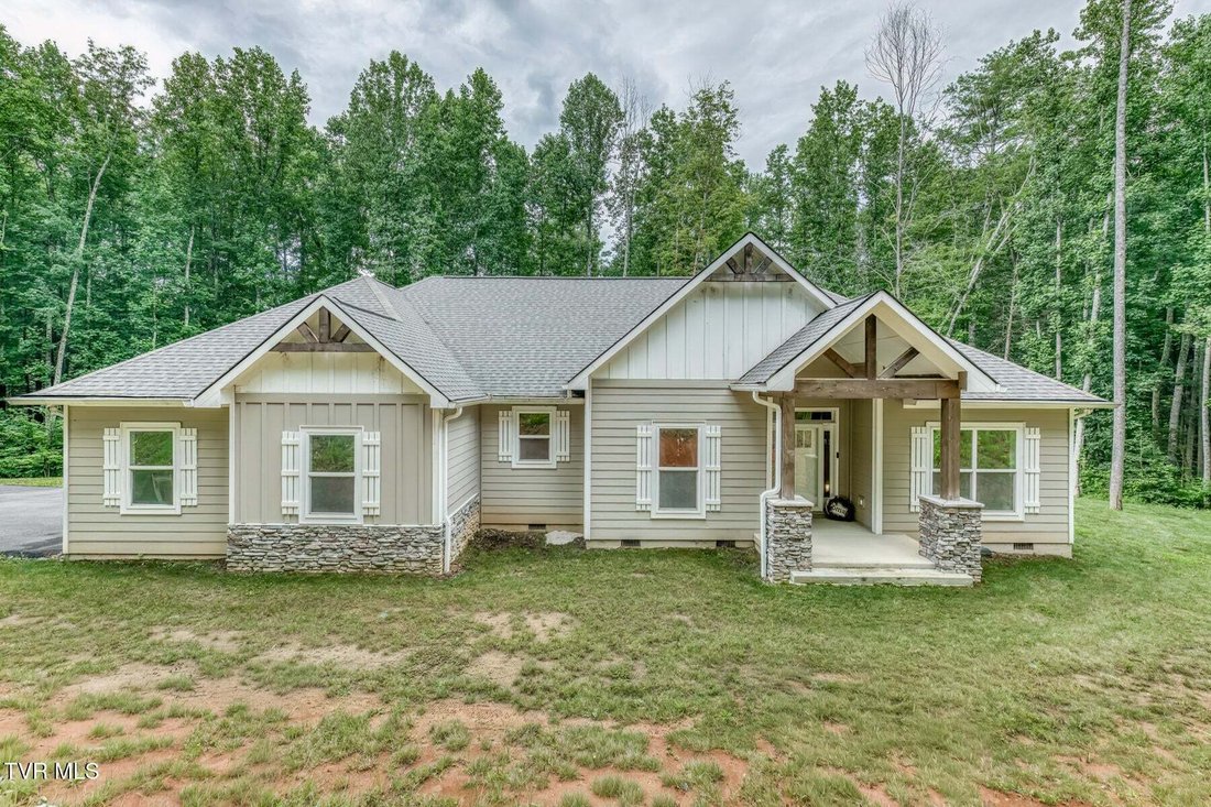 House in Erwin, Tennessee, United States 1 - 18609839