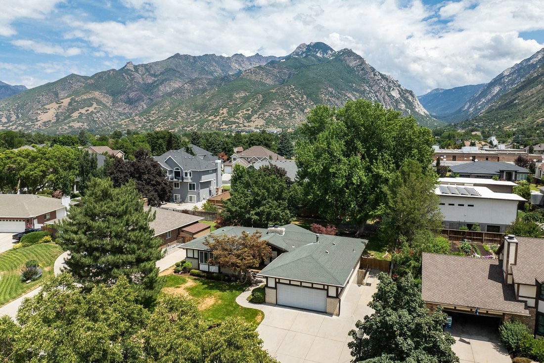 House in Sandy, Utah, United States 1 - 18610383