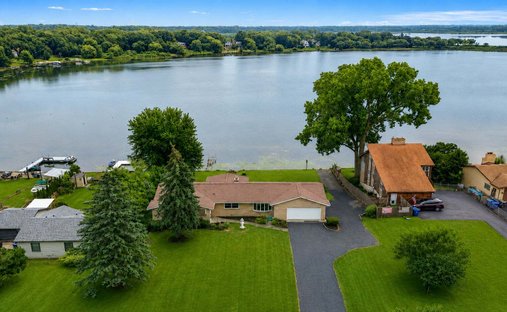 House in Lindenhurst, Illinois, United States 1