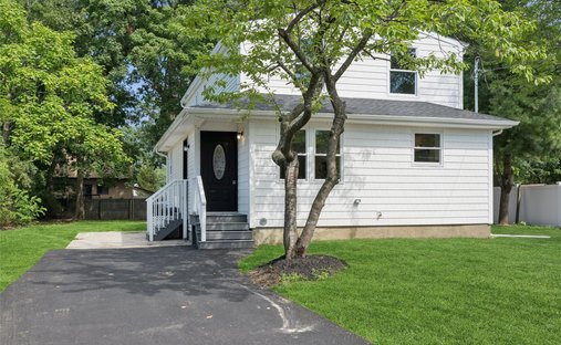 House in Bay Shore, New York, United States 1
