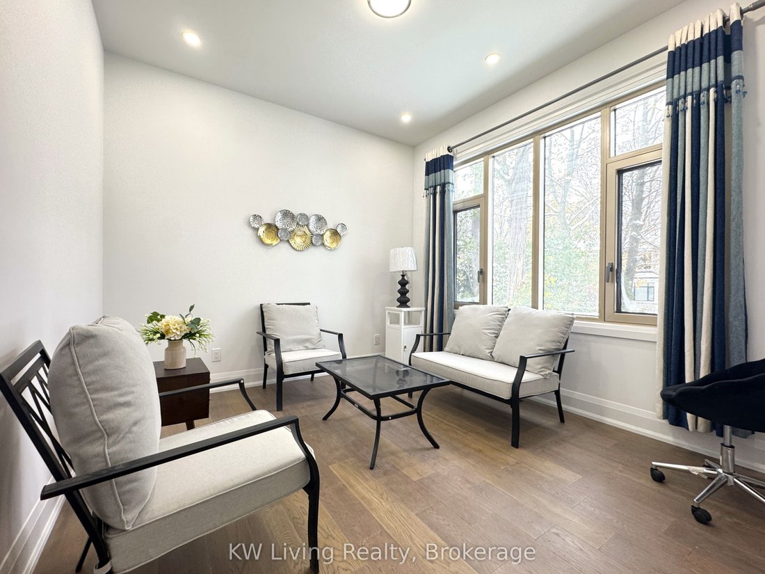 House in Toronto, Ontario, Canada 4 - 18609796