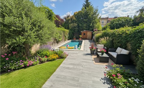 Villa in La Bastide, Bordeaux, France 1