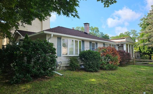 House in Oakhurst, New Jersey, United States 1