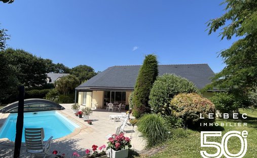 House in Centre Peri, Saint-Ave, France 1