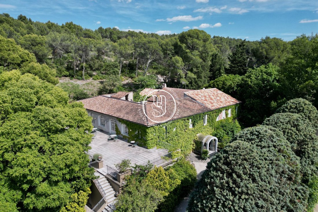 Villa in Saint-Rémy-de-Provence, Provence-Alpes-Côte d'Azur, France 2 - 18610474
