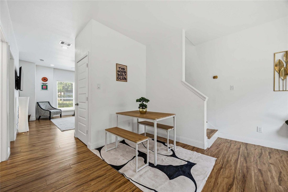 Houston, Texas, United States 4 - 18613430