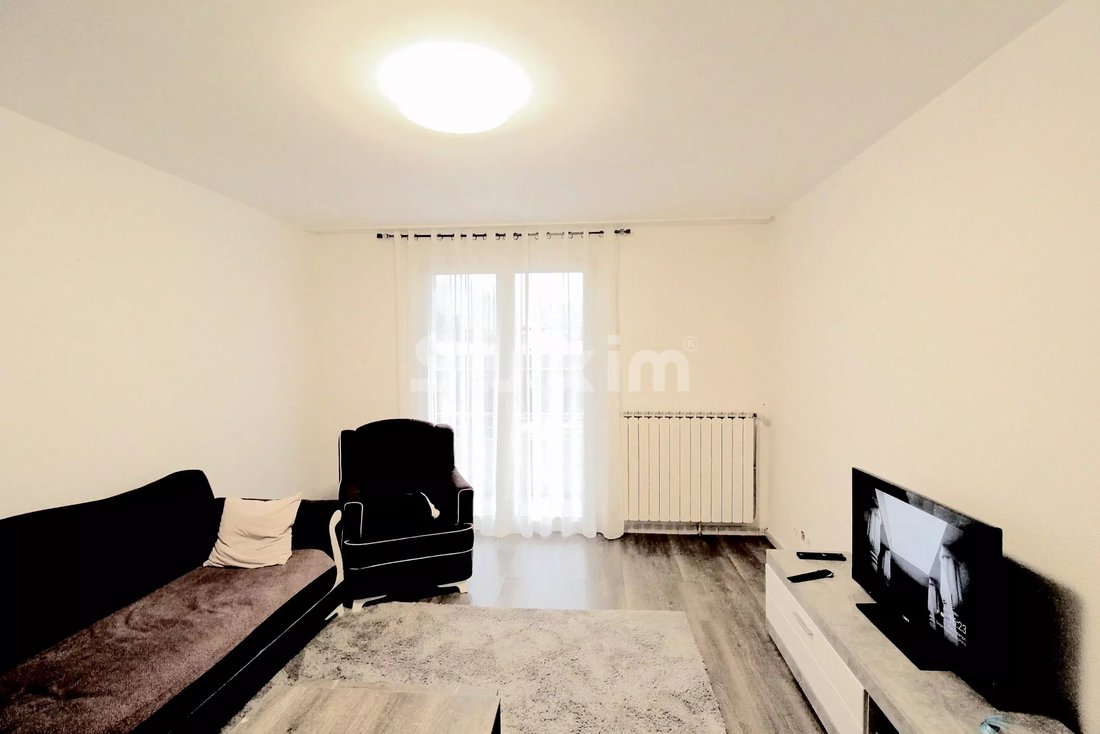 Townhouse in Centre Ville, Cluses, France 2 - 18613758