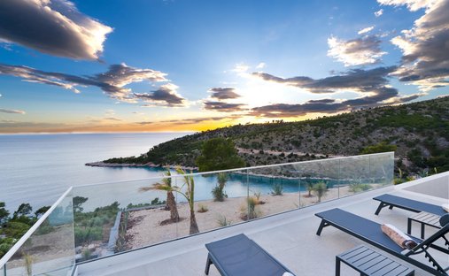 Villa in Milna, Split-Dalmatia County, Croatia 1