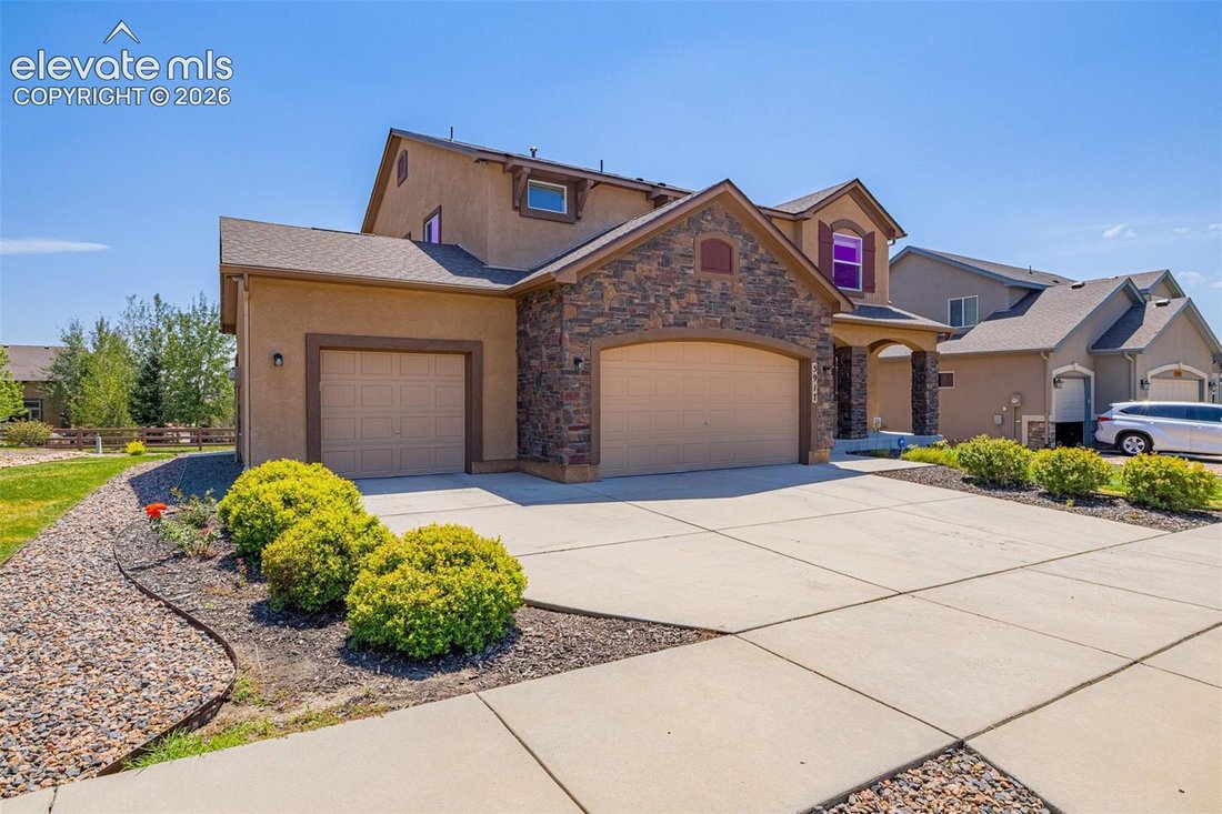 House in Colorado Springs, Colorado, United States 3 - 18612984
