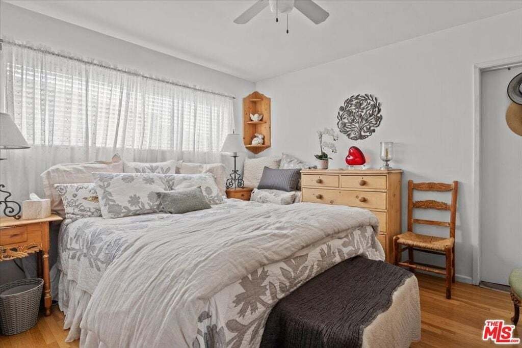 Santa Monica, California, United States 5 - 18611851