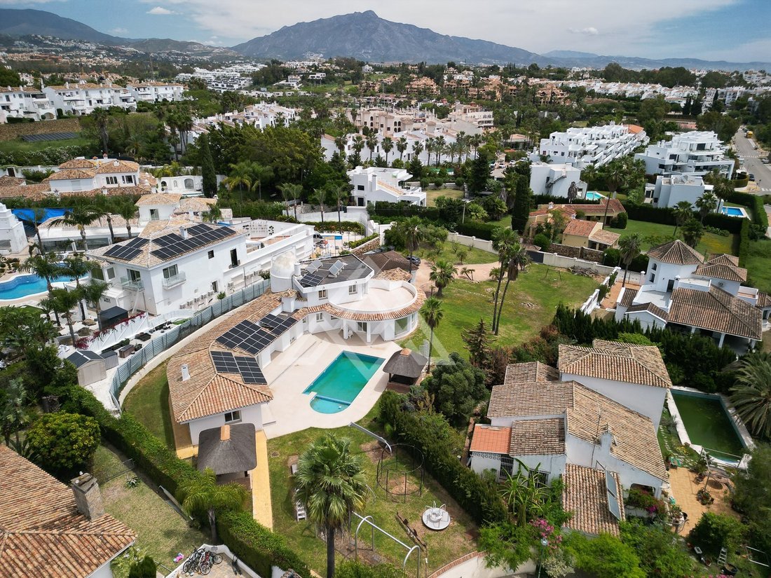 Villa in Estepona, Andalusia, Spain 5 - 18404807