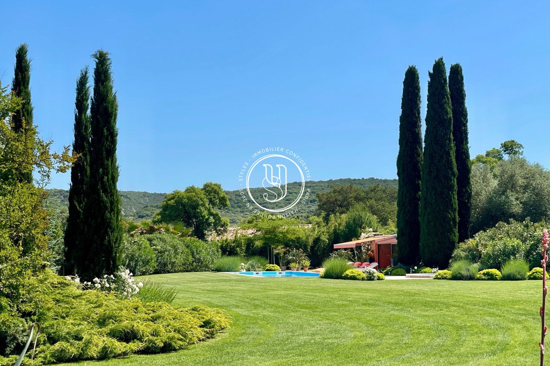 Villa in Uzès, Occitania, France 4 - 18610462