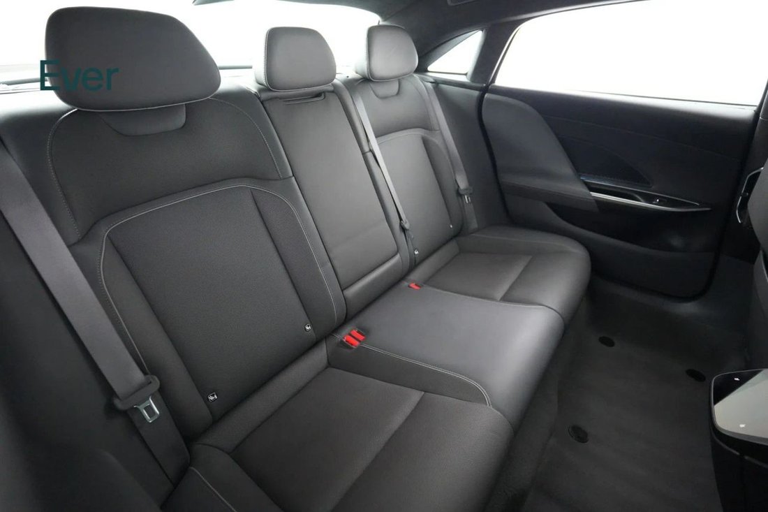Sedan in San Francisco, CA, United States 5 - 18469793
