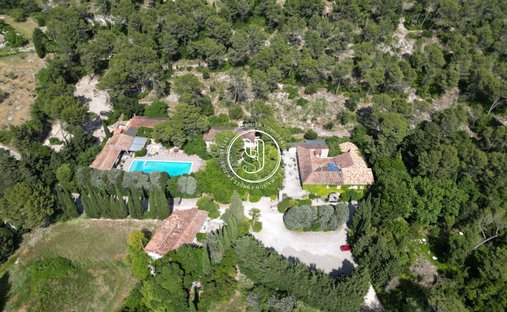 Villa in Saint-Rémy-de-Provence, Provence-Alpes-Côte d'Azur, France 1