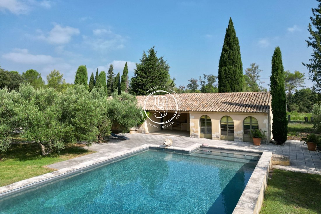 Villa in Saint-Rémy-de-Provence, Provence-Alpes-Côte d'Azur, France 1 - 18610434