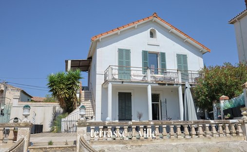 House in Saint-Cyr-sur-Mer, Provence-Alpes-Côte d'Azur, France 1