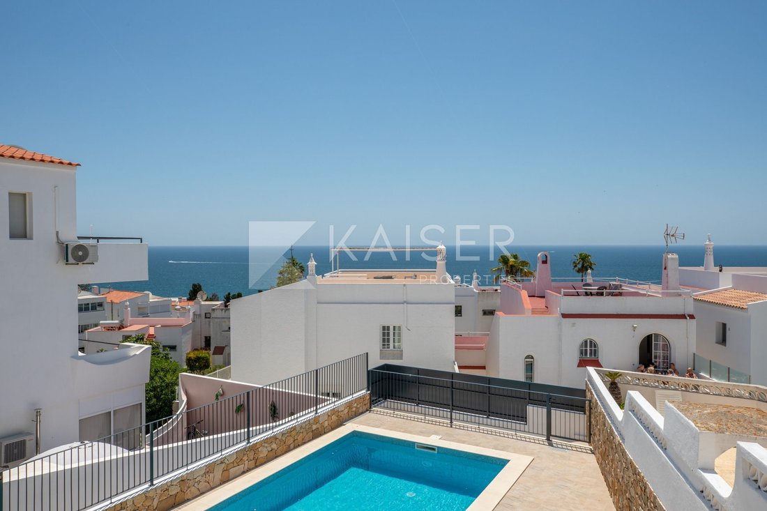 Townhouse in Olhos de Agua, Algarve, Portugal 2 - 18182493