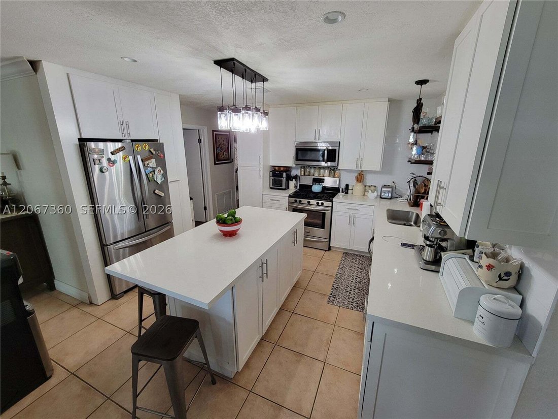 House in Hialeah, Florida, United States 3 - 18612584