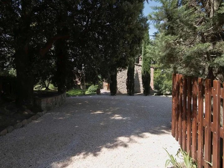 Estate in Volterra, Tuscany, Italy 5 - 18610746