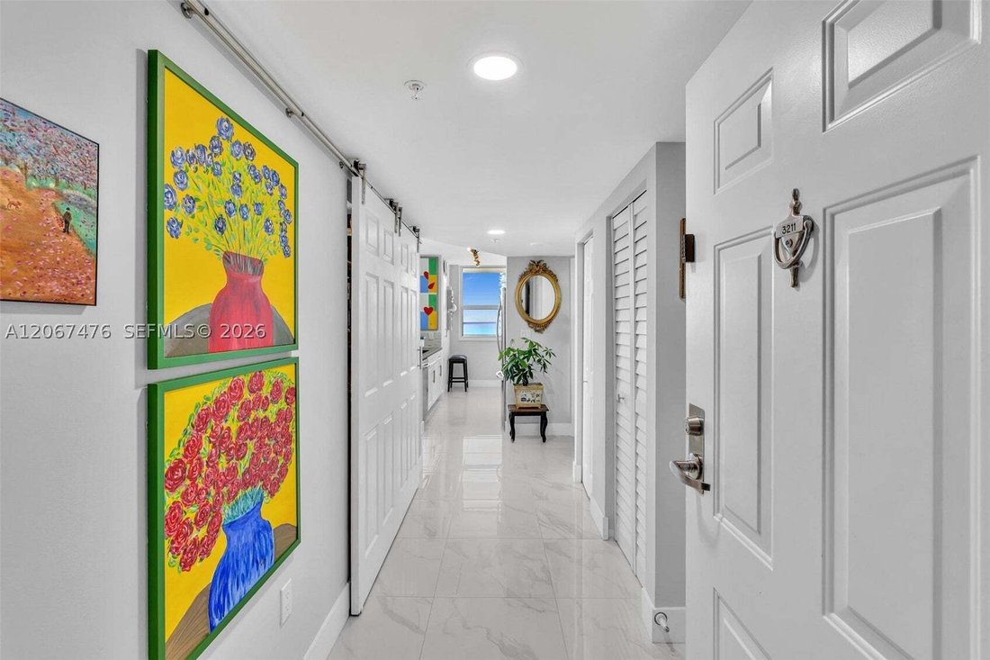 Condo in Miami, Florida, United States 4 - 18612535