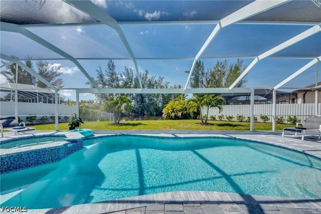 House in Cape Coral, Florida, United States 3 - 18612003