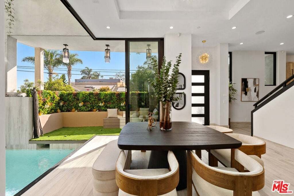 House in Los Angeles, California, United States 3 - 18615376