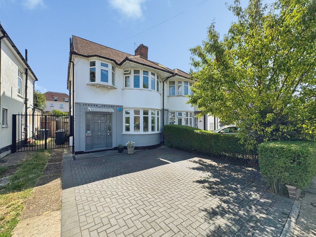 House in Edgware, Barnet, England 1 - 18611692