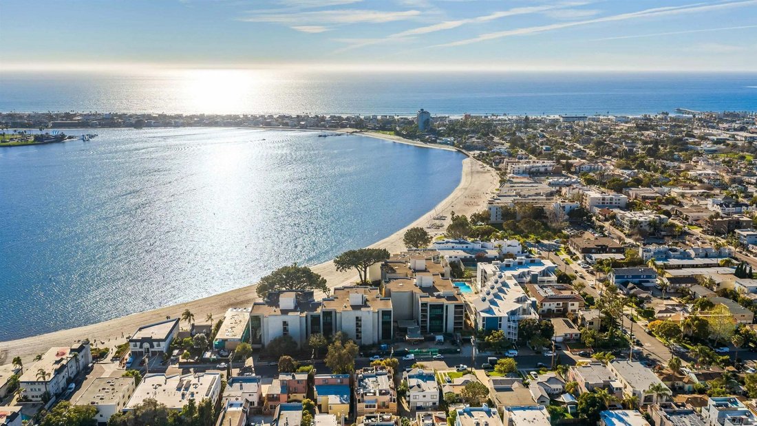Condo in San Diego, California, United States 3 - 18612893
