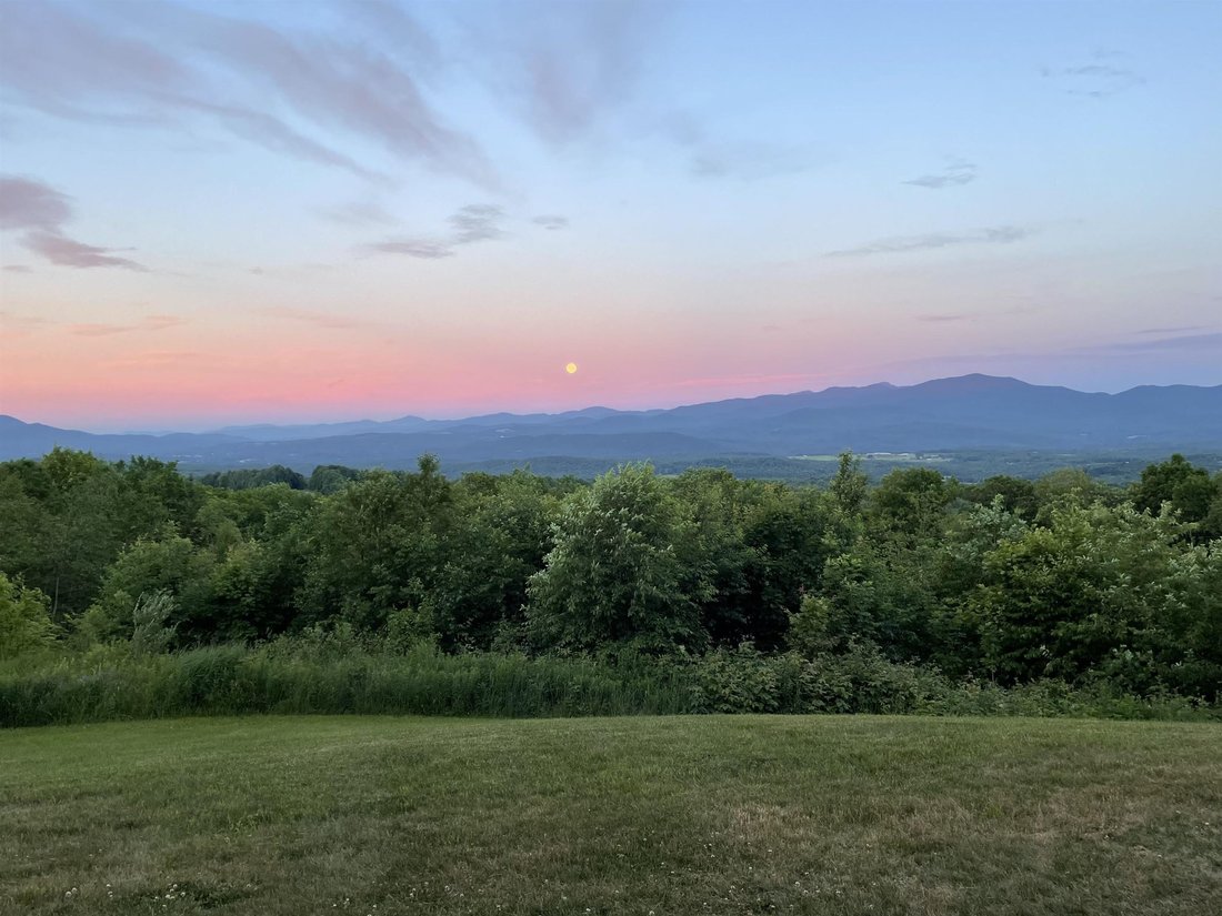 Hyde Park, Vermont, United States 5 - 18611245