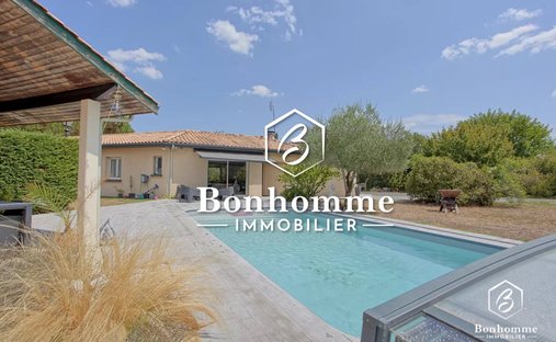 House in Saint-Morillon, Nouvelle-Aquitaine, France 1