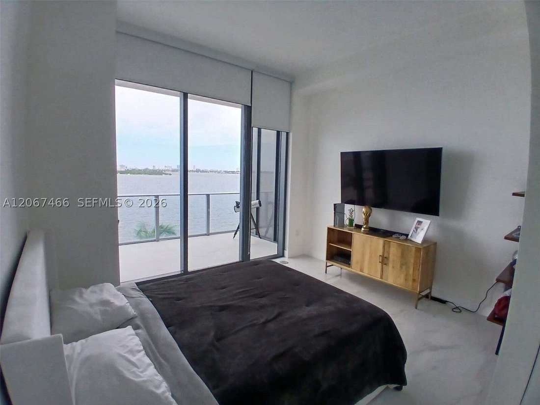 Condo in Miami, Florida, United States 4 - 18612505