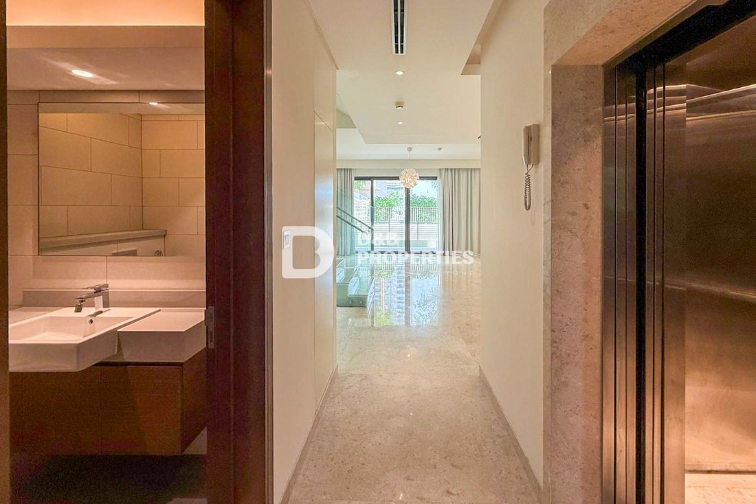 Townhouse in MBR- Al Merkad, Dubai, United Arab Emirates 2 - 18609889