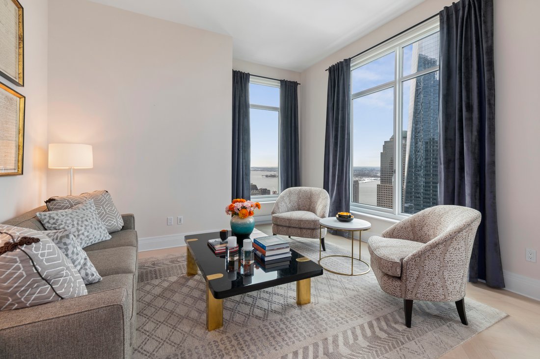 New York, New York, United States 2 - 18613566