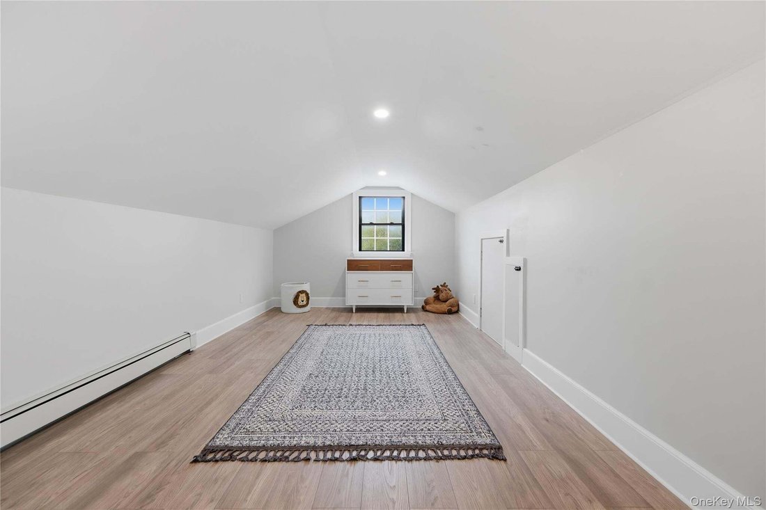 House in Melville, New York, United States 3 - 18612298