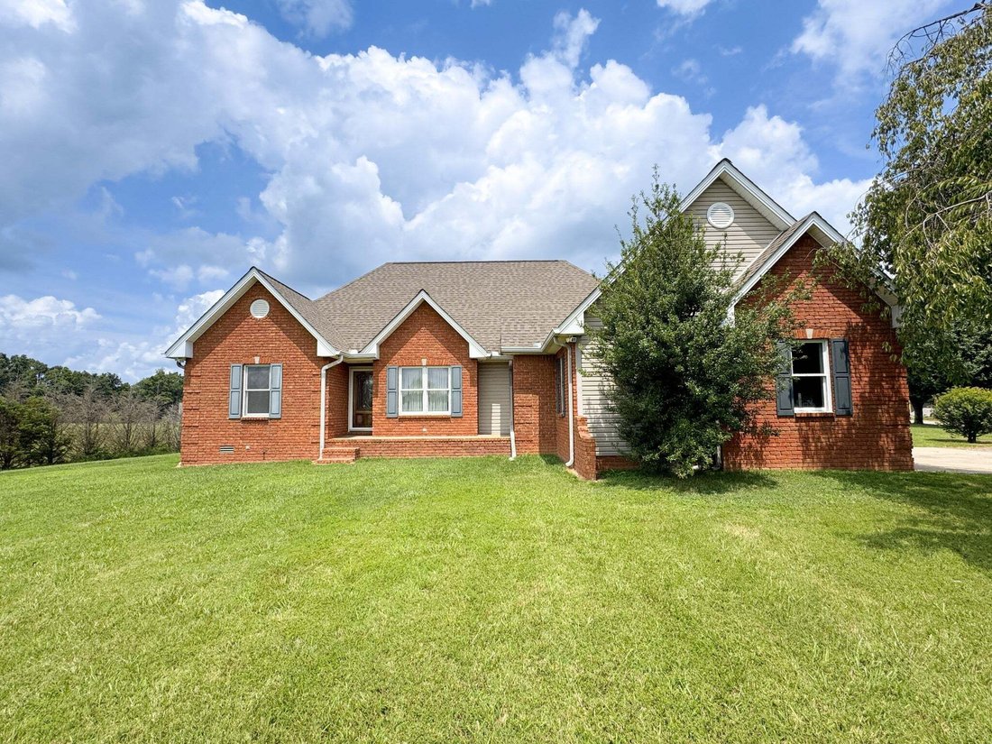 House in Lafayette, Tennessee, United States 1 - 18612477