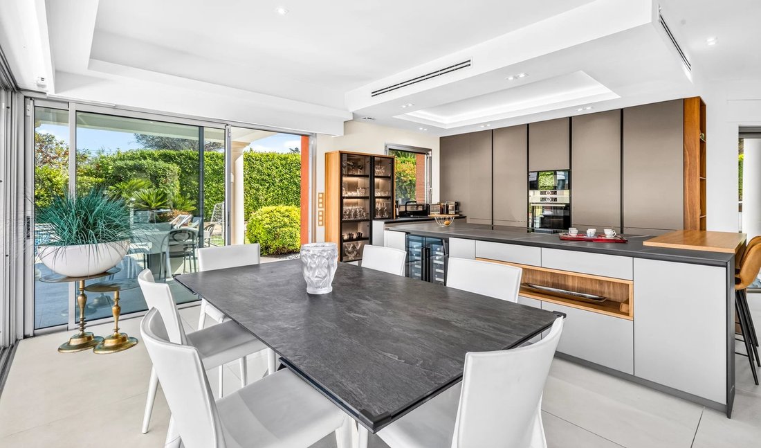 Villa in Mirandoles, Le Cannet, France 5 - 18610949