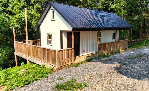 House in Bethpage, Tennessee, United States 1