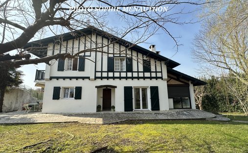 House in Bayonne, Nouvelle-Aquitaine, France 1