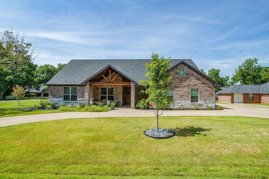 House in Granbury, Texas, United States 1 - 18613244