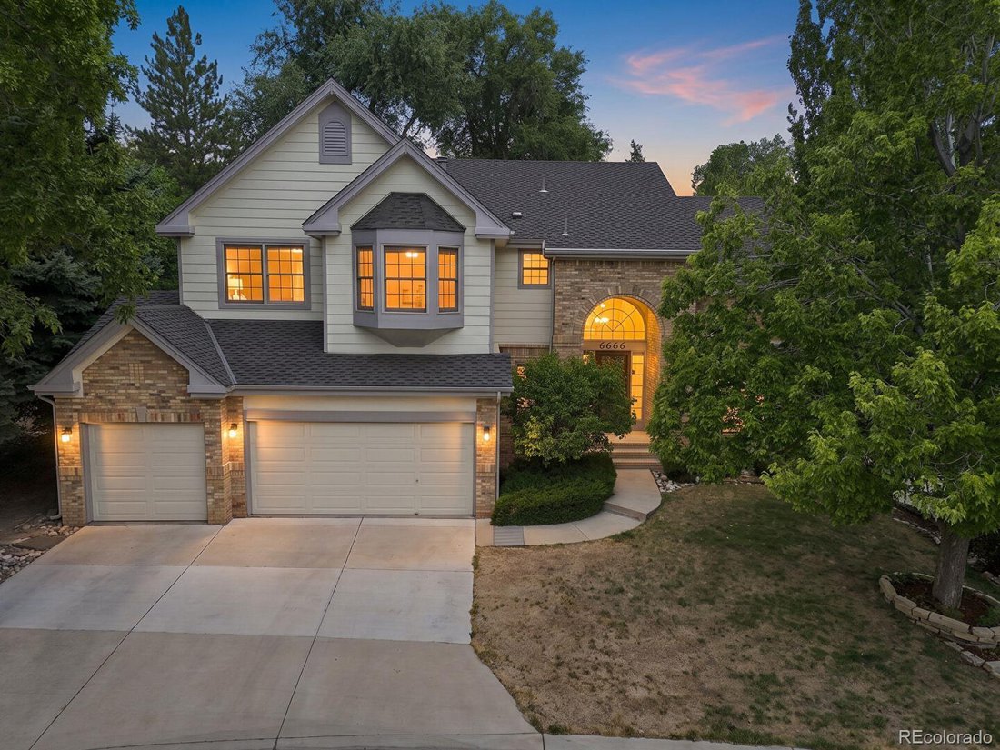 House in Littleton, Colorado, United States 1 - 18615454
