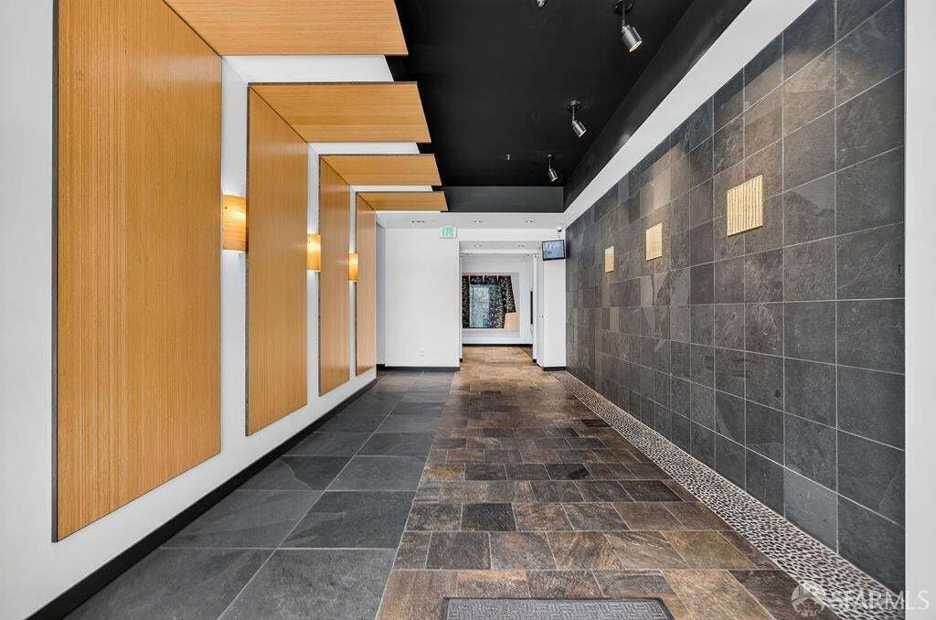 Condo in San Francisco, California, United States 3 - 18609566