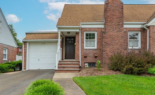 House in Fair Lawn, New Jersey, United States 1