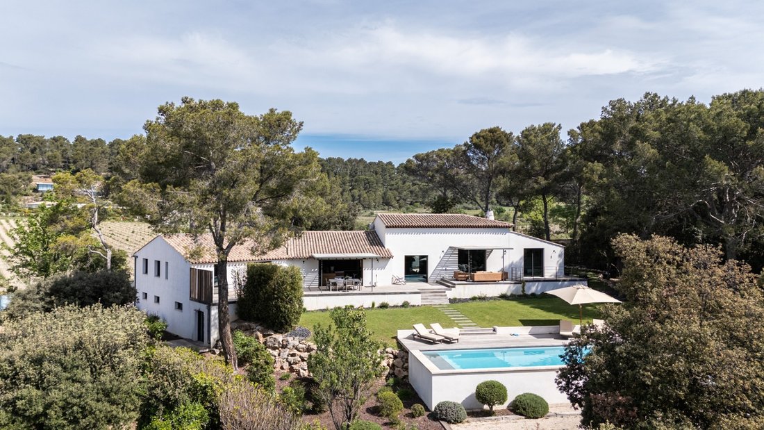 House in Saint-Marc-Jaumegarde, Provence-Alpes-Côte d'Azur, France 1 - 18610891