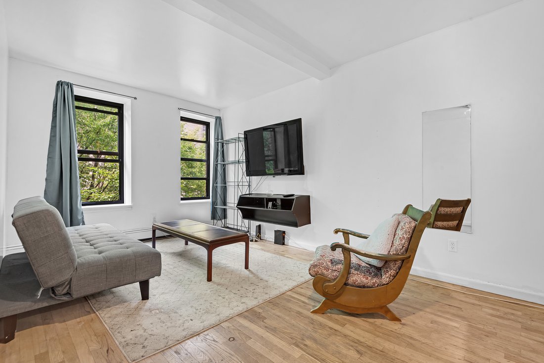 New York, New York, United States 2 - 18613383