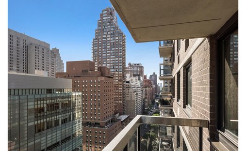 Condo in New York, New York, United States 1