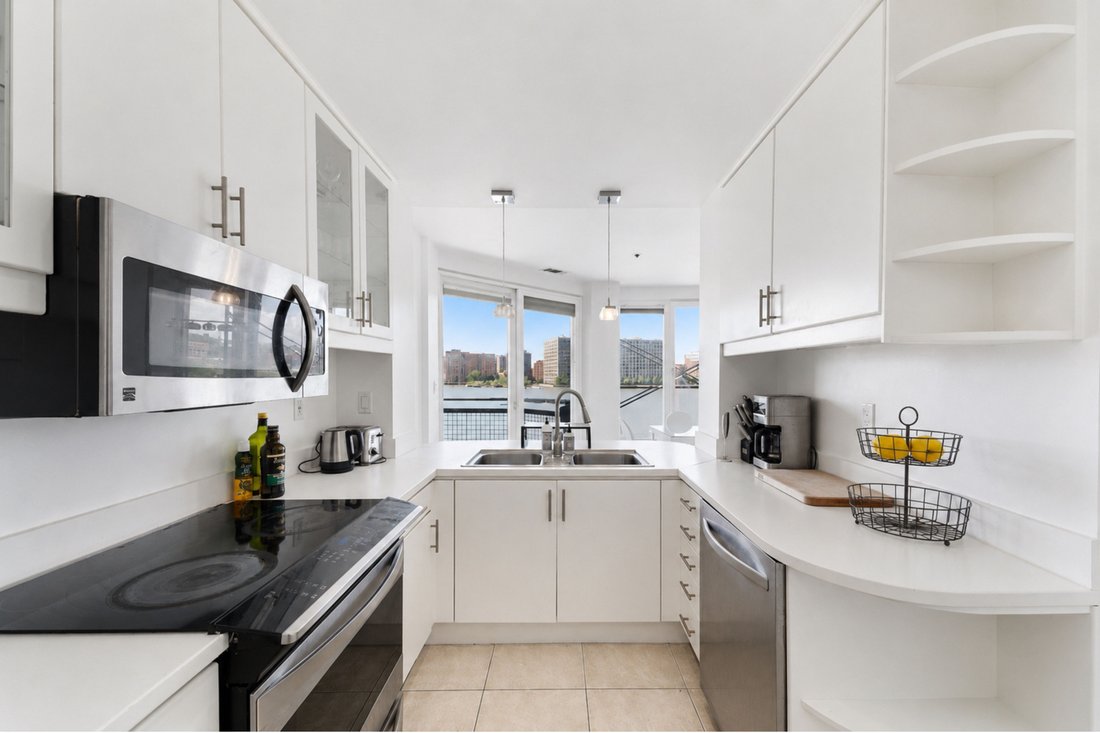 Condo in Weehawken, New Jersey, United States 2 - 18615024
