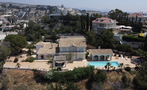 Villa in Agios Tychon, Limassol, Cyprus 1
